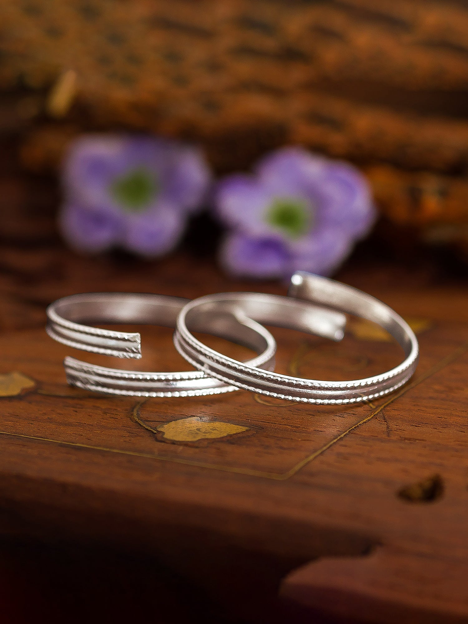 Aadita Silver Toned Textured Spiral Toe Rings