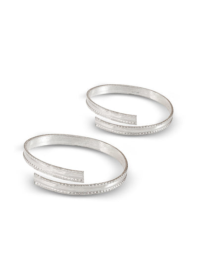 Aadita Silver Toned Textured Spiral Toe Rings