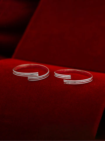 Aadita Silver Toned Textured Spiral Toe Rings