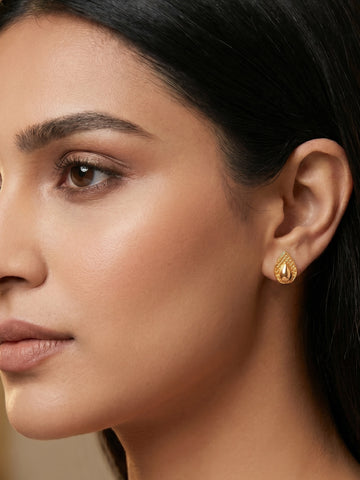 Aadita Gold-Toned Mesh Texture Stud Earrings