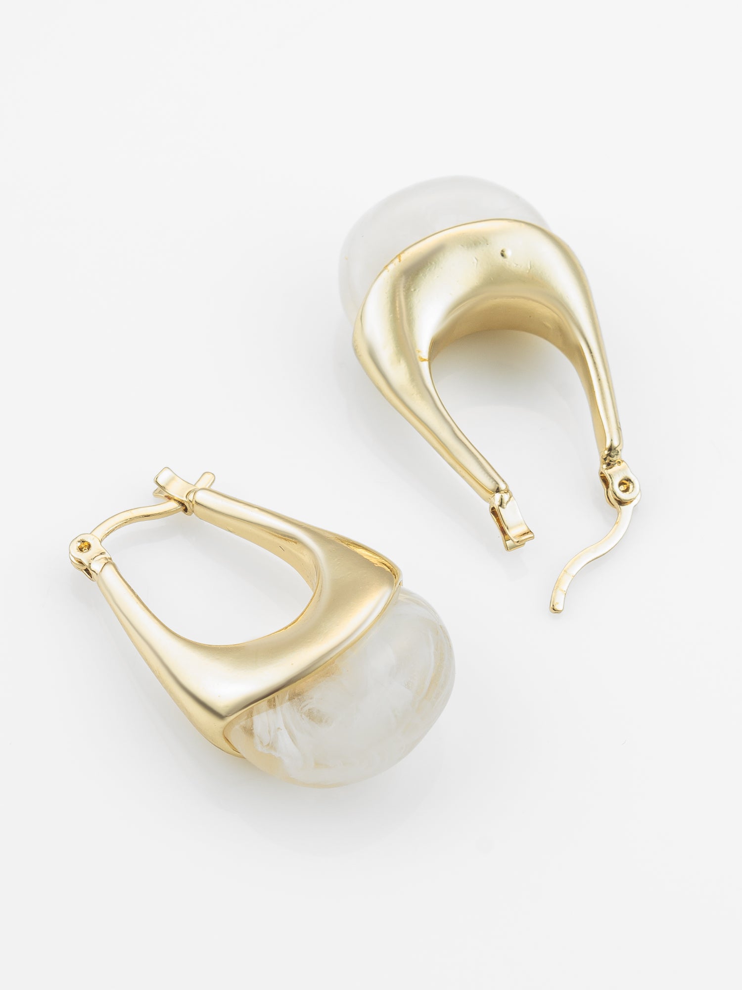 Aadita Gold Plated Hoop Earrings – Ivory Marbled Finish