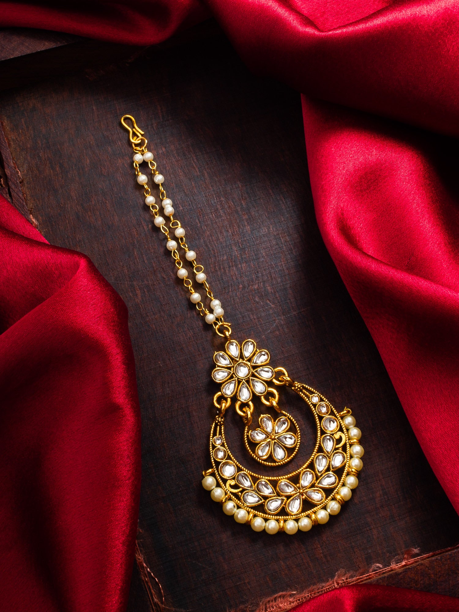 Aadita Fashion Gold-Plated Pearl Flower Design Maang Tikka