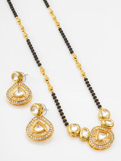 Aadita Kundan Shield Mangalsutra Set