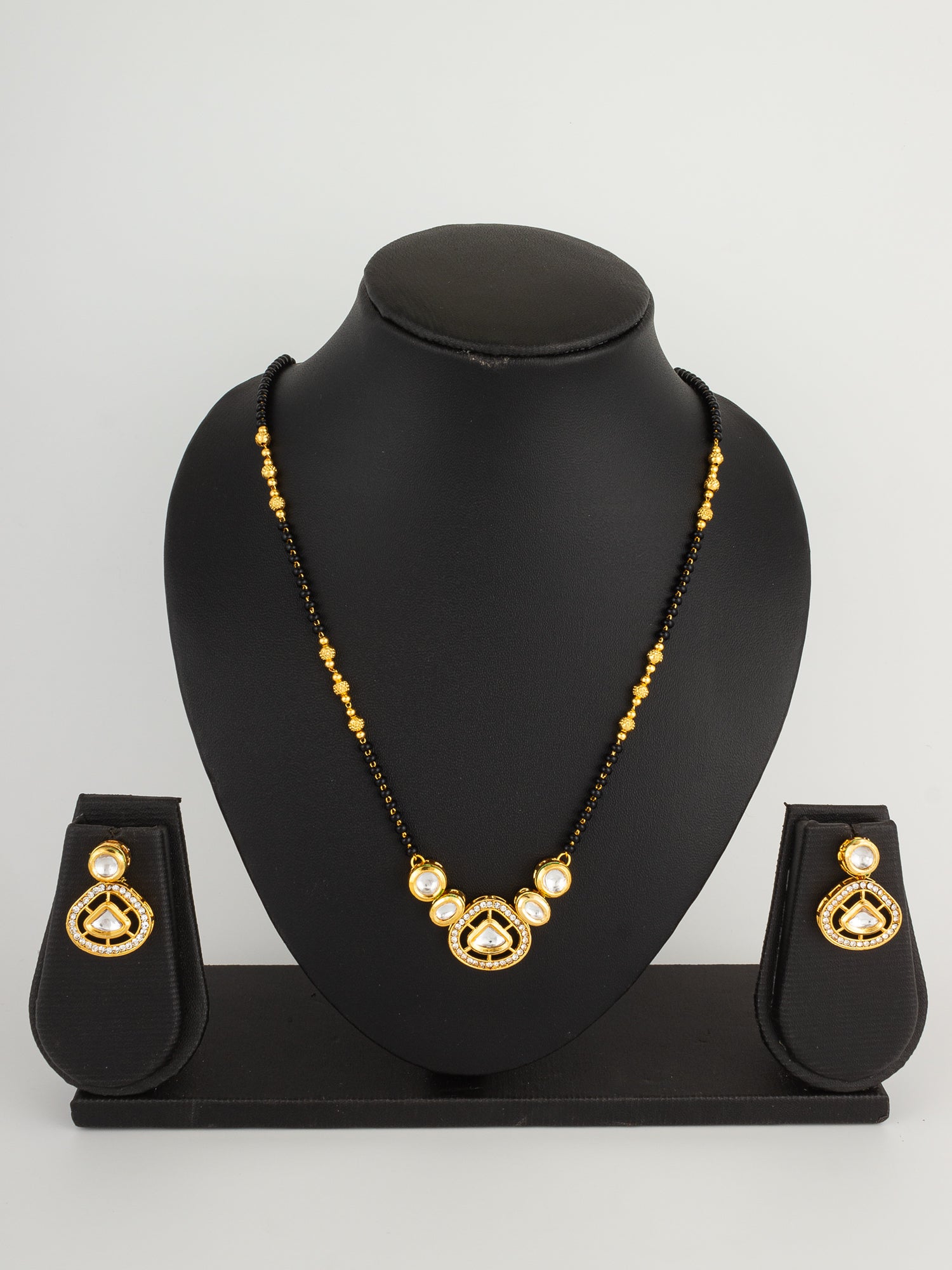 Aadita Kundan Shield Mangalsutra Set