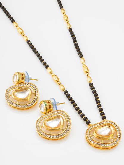 Aadita Horizontal Oval Kundan Mangalsutra Set