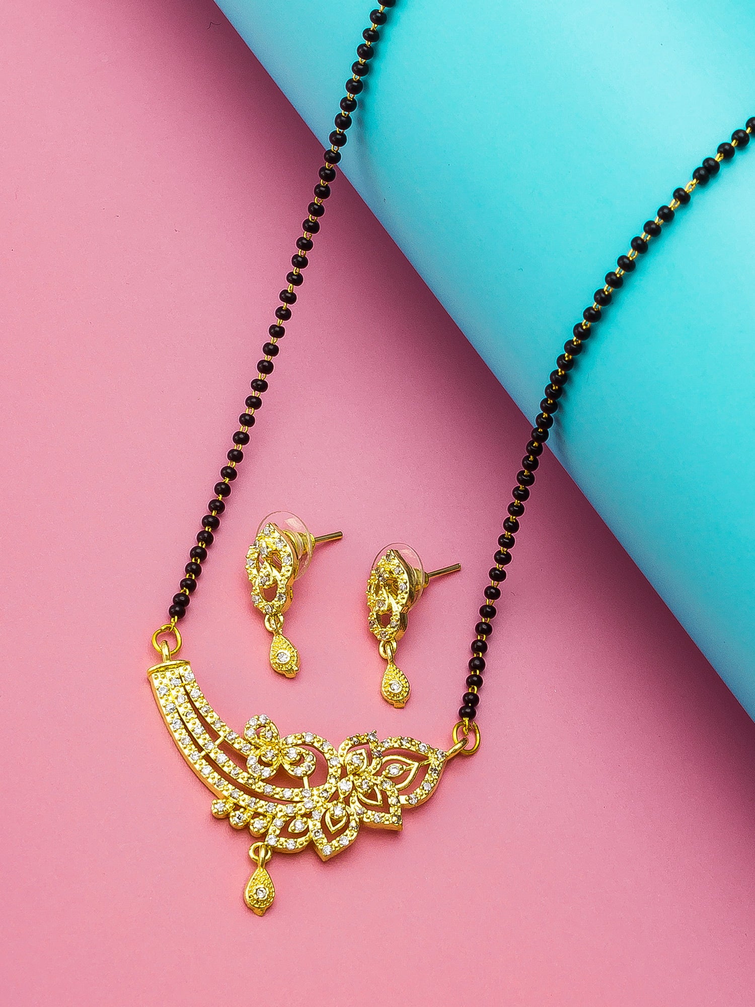 Aadita Asymmetrical Floral Vine Mangalsutra Set