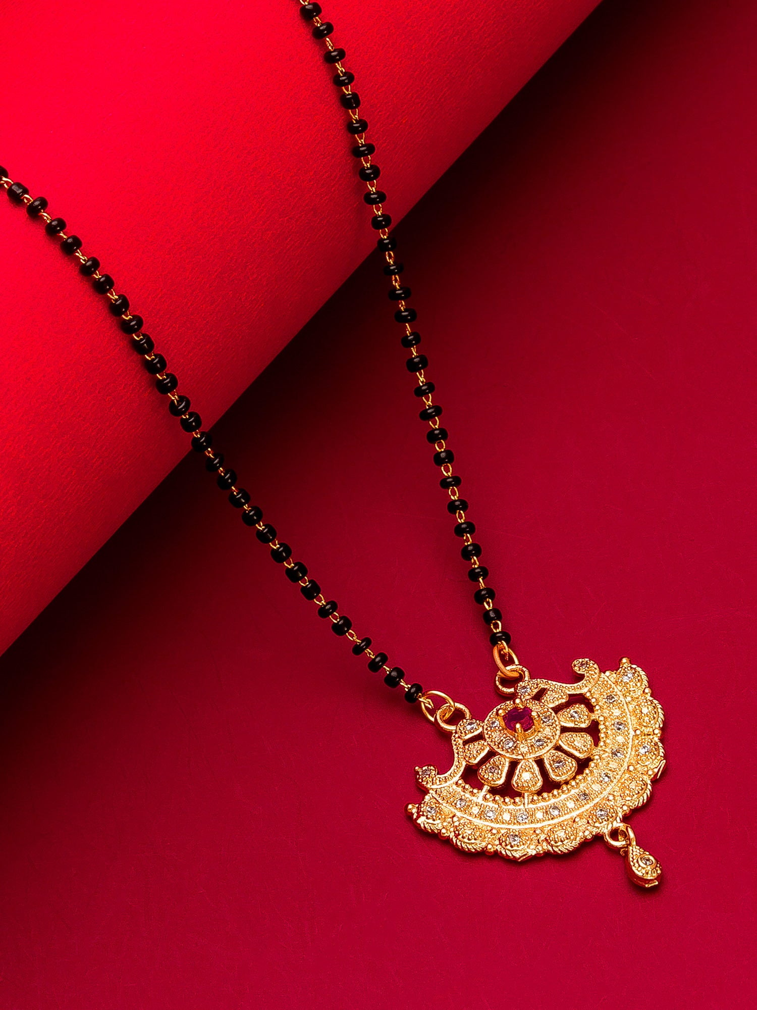 Aadita Grandeur Chandbali Mangalsutra