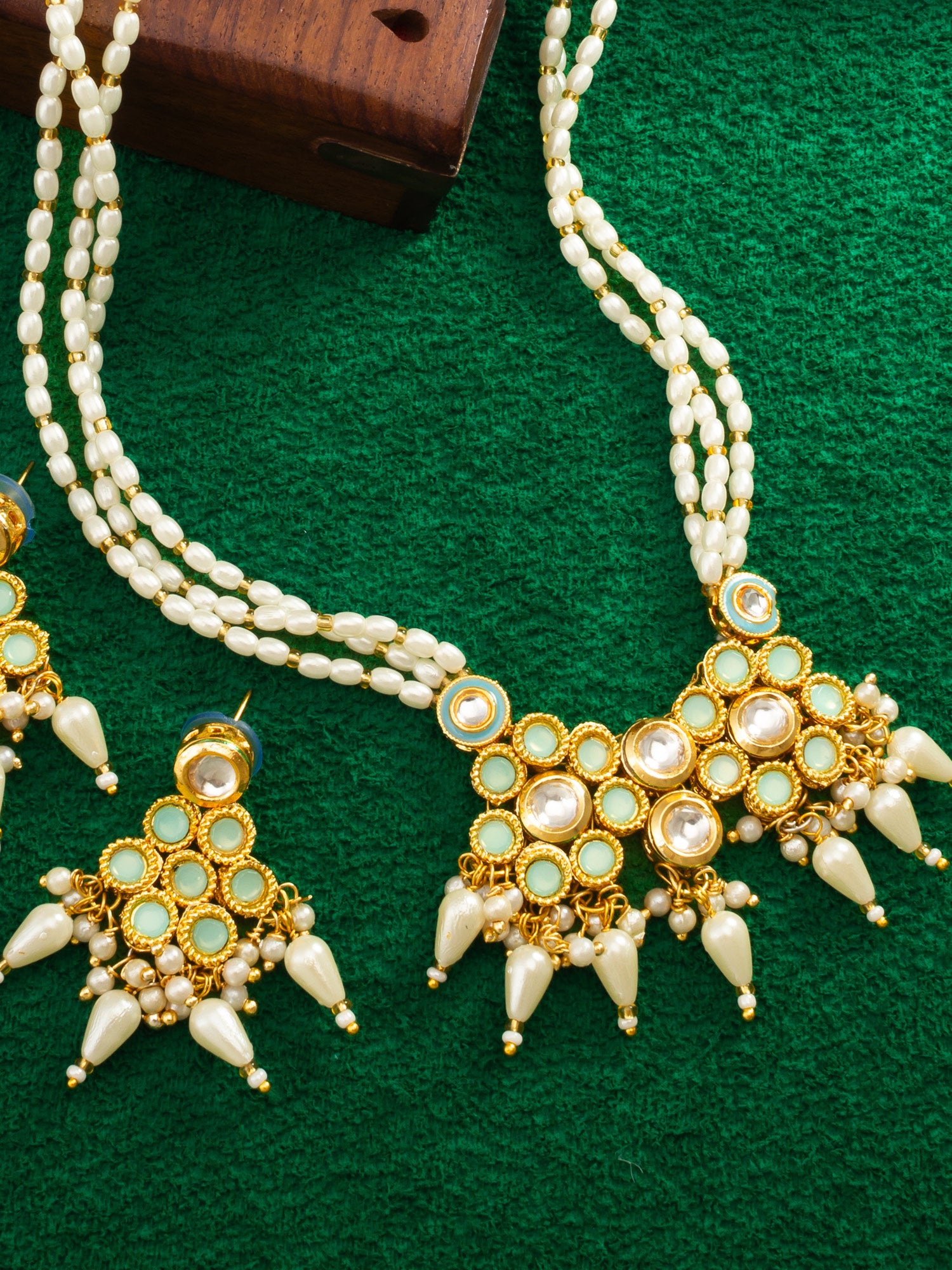 Aadita Mint Green & White Kundan Beaded Gold Plated Necklace Set With Earrings