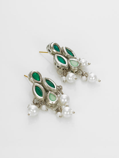 Aadita Silver Plated Green & White Beaded Kundan Pearl Necklace Set