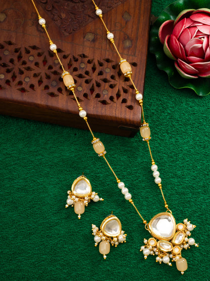 Aadita Festive Peach Kundan Necklace Set with Gold Detailing