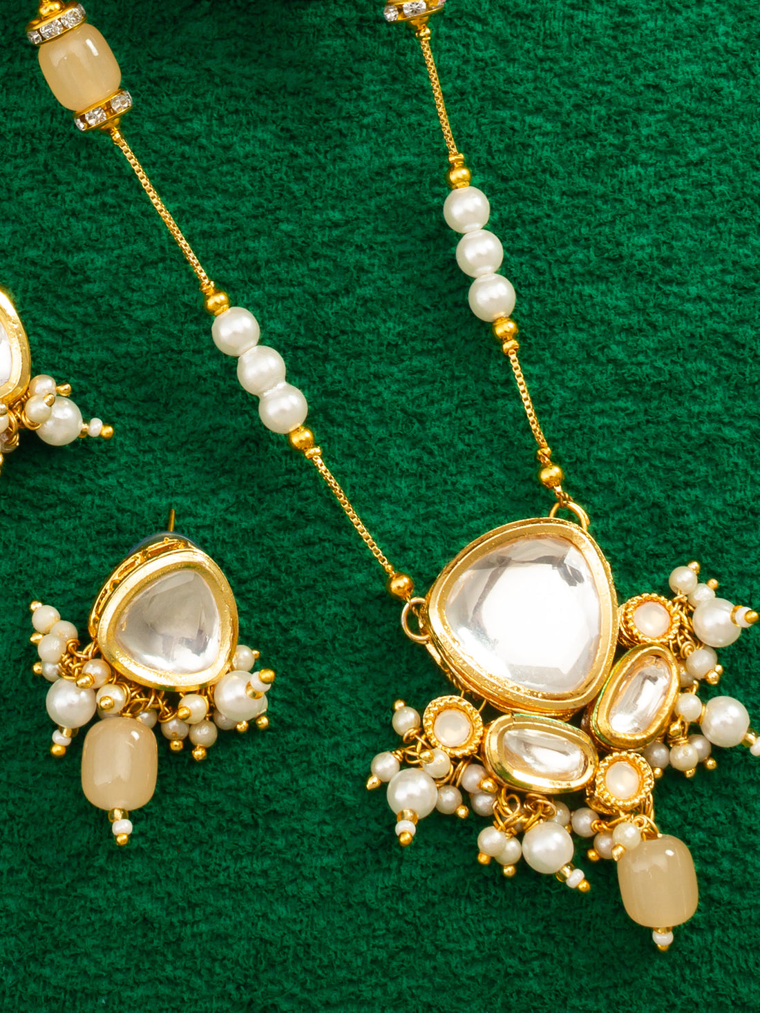 Festive Peach Kundan Necklace Set with Gold Detailing