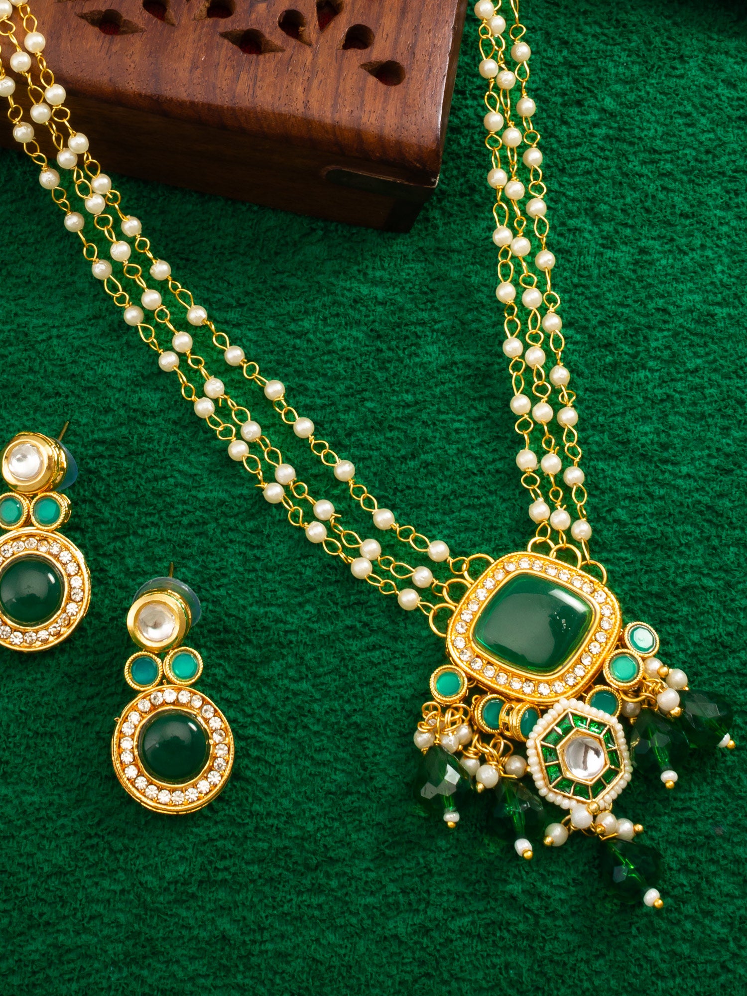 Aadita Green & White Gold Plated Traditional Necklace Set
