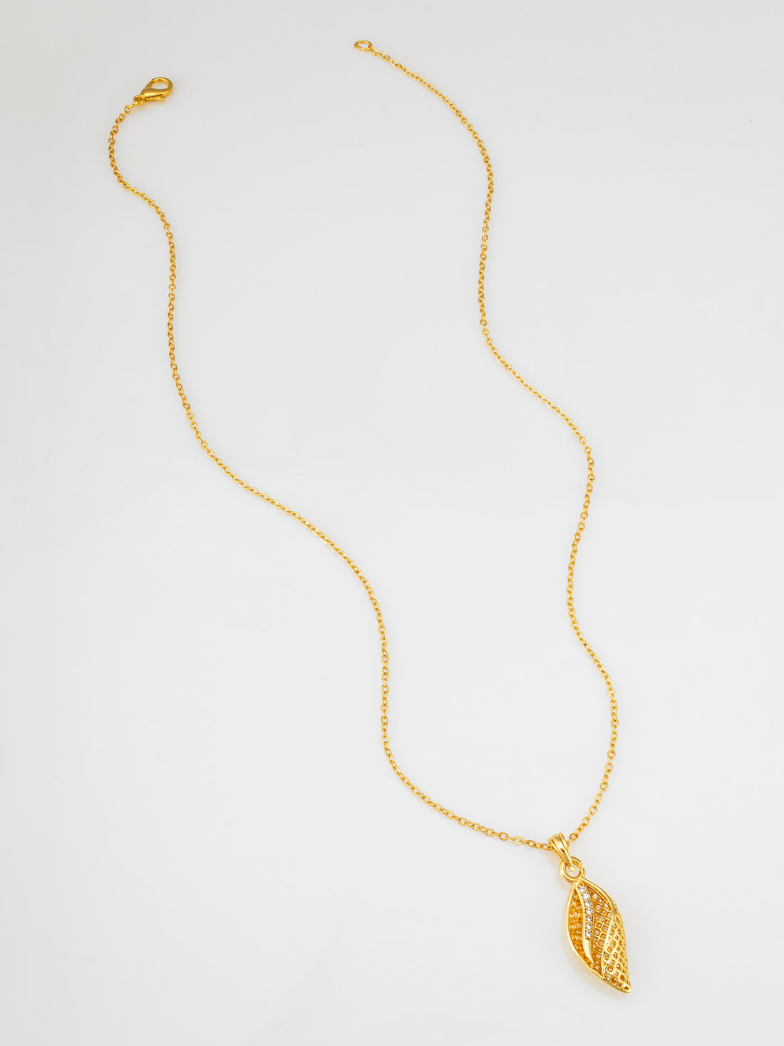 Aadita Gold Plated Leaf Mesh Pattern Crystal Pendant Necklace